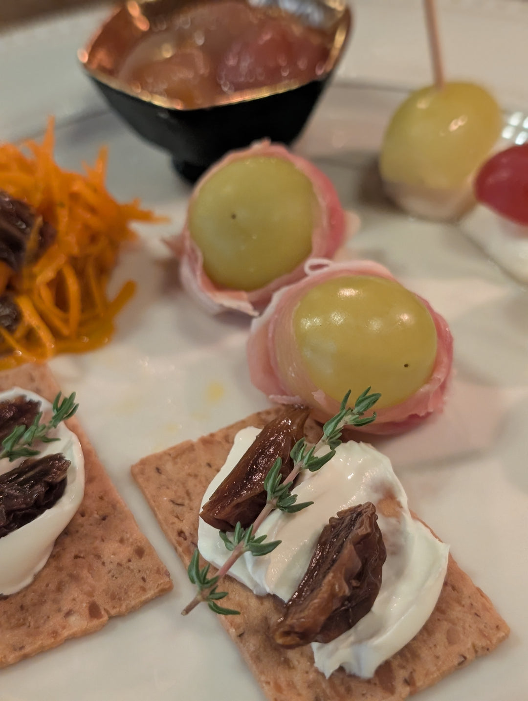 WINE GRAPE BOX – ワインを美しくする、料理になるぶどうセット（Lサイズ6房）